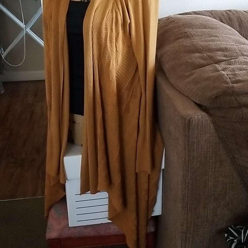 Beautiful NWOT Asymmetrical Cardigan - Picture 2 of 6